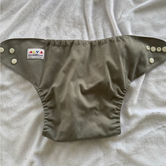 Lot of 4 Snap On Cloth Diaper Covers - Picture 12 of 13